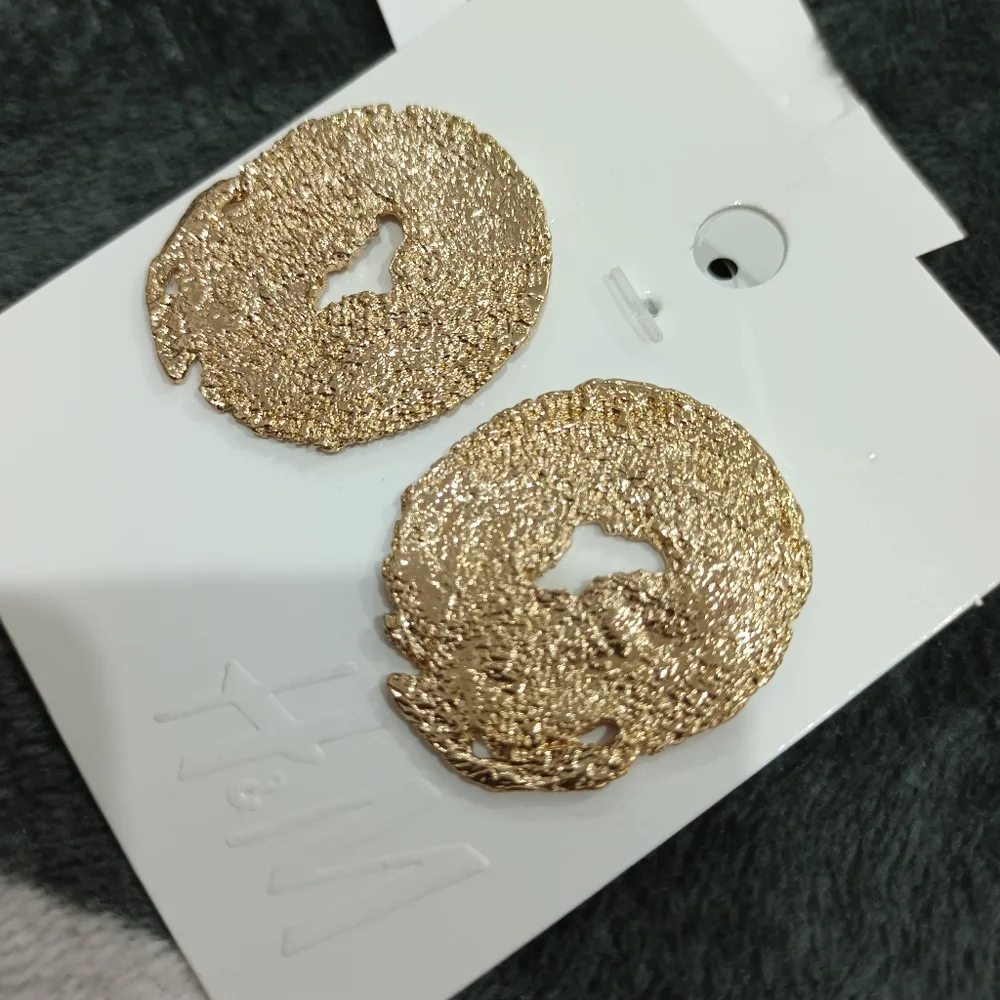 Antique gold ear stud - Picture 1 of 4